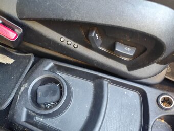 Citroen C4 Grand Picasso sedačky - 2