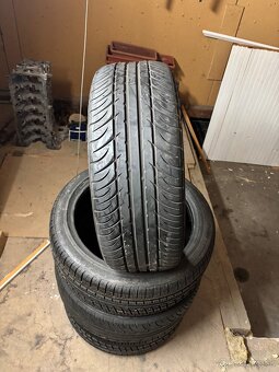 215/45 R18 - 2