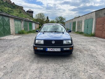 Volkswagen Vento - 2
