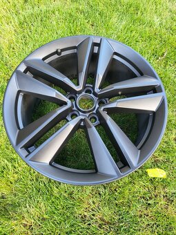 5X114,3 R19 Ford Mustang 1KS Alu disk REZERVA - 2