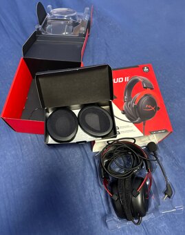 Stream Deck, HyperX sluchadla, HyperX mikrofón - 2