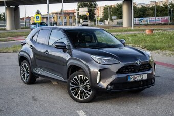Toyota Yaris Cross 1.5 benzín HEV e - CVT FWD Executive - 2