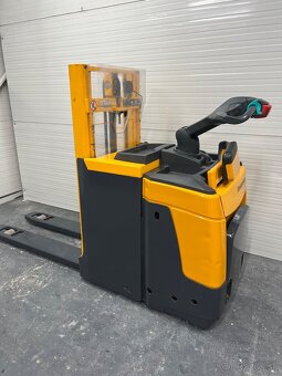 Predam VZV Jungheinrich ERD 220 ručne vedený - 2