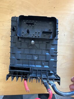 POISTKOVÁ SKRINKA - Octávia2,Golf5,Superb,Passat B6.... - 2