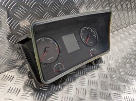 Palubná doska / budíky SCANIA - 2