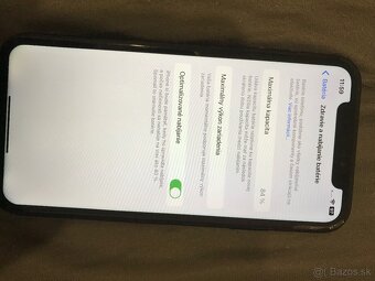 iPhone XR 64 gb v zachovalom stave batéria 84% - 2