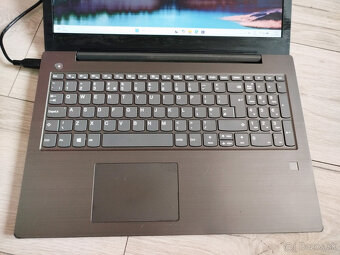 notebook Lenovo IdeaPad - 15.6" AMD A4, 8GB, 2x VGA, SSD - 2