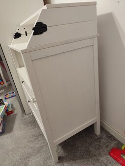 Prebalovací pult - skrinka - 2