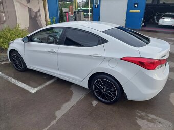 Hyundai Elantra 1,6i 97kW - 2