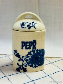 Porcelánové koreničky biedermeier - 2