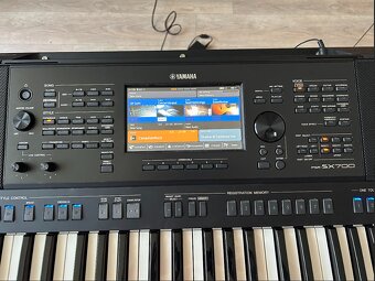 Yamaha PSR-SX700 - 2