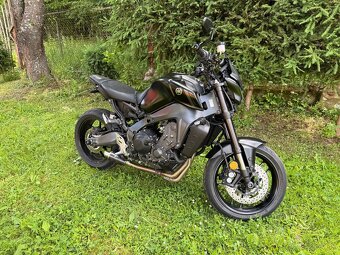 Yamaha MT09 - 2