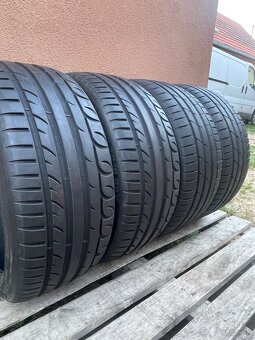 Letné pneu 225/40 R18 - 2