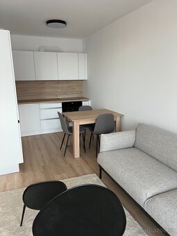 2 izbovy novozariadeny byt Trnava Prudy - blizko centra - 2