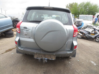 Toyota Rav 4 rok 2.2 tdi 130 kw diely - 2