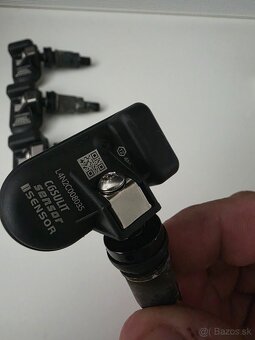 4ks univerzalny TPMS senzor tlaku v pneumatike - 2