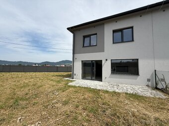 Rodinný dom 4+KK, Mojš , 144 m², pozemok 693 m², Garáž - 2