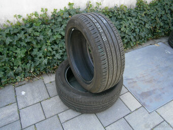 Predám 2x letné pneu Barum 215/55 R17 94WXL - 2