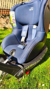 Otočná autosedačka Britax römer dualfix m isuze - 2