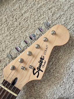 Fender Squier Affinity Stratocaster Elektrická Gitara - 2