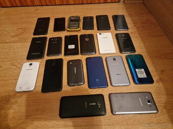 Predám cca 50 telefónov a tabletov na náhradné diely - 2