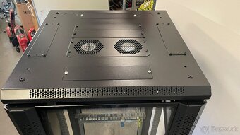 RACK Eurocase - 27U na kolieskach - 2