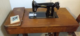 Starožitný šijací stroj - 2