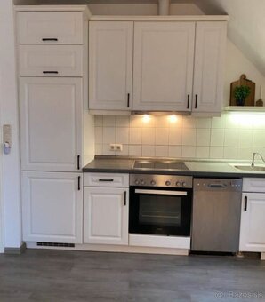 Moderní venkovská bílá kuchyně se spotřebiči,5738 - 2