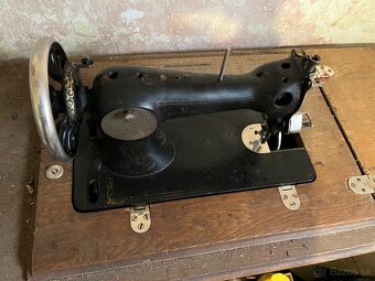 Retro šijací stroj Singer - 2