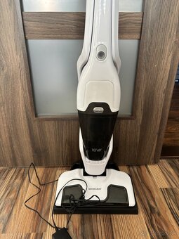 Tyčový bezvreckový vysávač 2v1 - 2