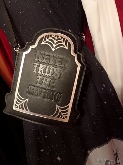 Taška v tvare náhrobku Beetlejuice gothic Gotic - 2