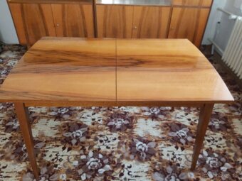 Predám Rozkladací Stôl - 2