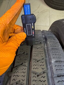 Nexen 215/65 R16C 109 - 2