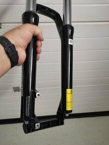 Vidlica SR SUNTOUR XCM HLO DS 26" - 2