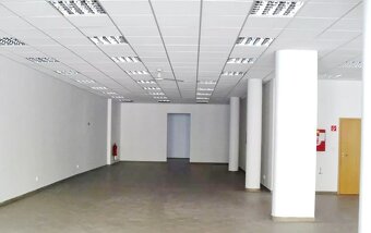 Na prenájom obchodný priestor 218 m2, pešia zóna, Nitra - 2