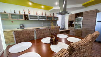 Moderný 170m² dom po kompletnej rekonštrukcii na predaj | PO - 2