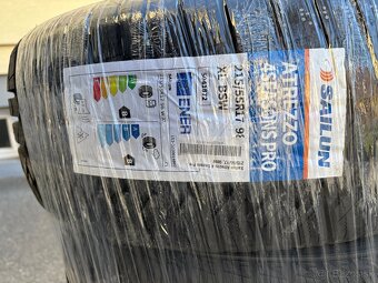 Celoročné pneumatiky 215/55 R17 - 2