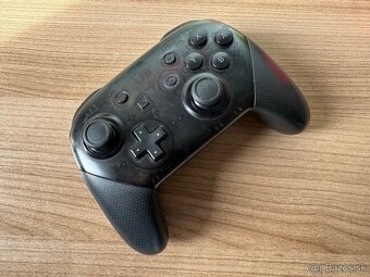 Nintendo Switch Pro Controller - 2