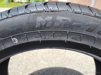 215/50 R17 - 2
