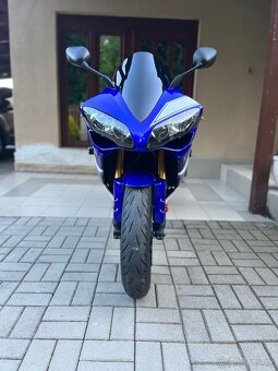 Yamaha YZF R1 - 2