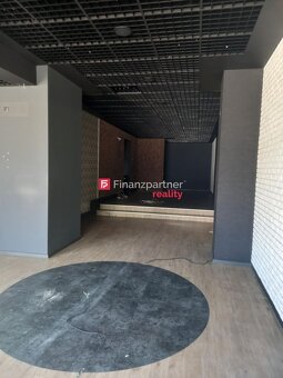 F016-25-KATA Exkluzívny priestor na prenájom v srdci Štúrov - 2