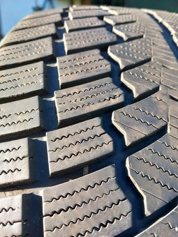 245/40 r19 zimne pneumatiky - 2