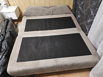 Elegantná rozkladacia pohovka – kompaktný gauč aj posteľ - 2