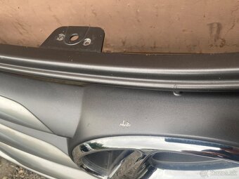 Hyundai Santa Fe 3 predna maska - 2