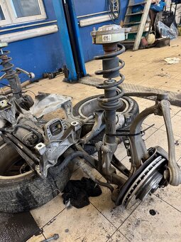 Predna náprava audi a4 b9 - 2