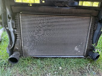 touran  1. predna stena - 2