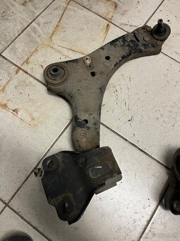 Predné ramena na Volvo S60 V60 - 2