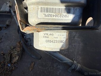 Servoriadenie Škoda rapid 2013 benzin - 2