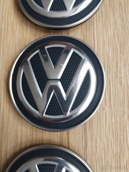 Predám puklicky na Volkswagen - 2