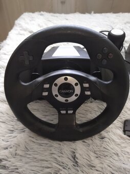 Volant s pedálmi na PS2 - 2